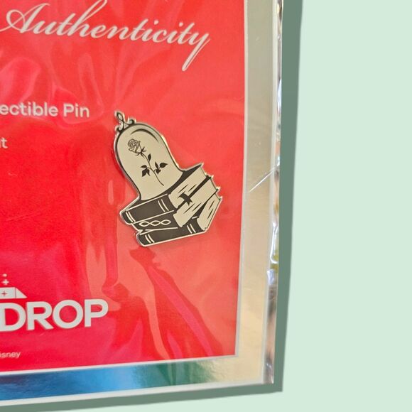 Disney Drop Beauty and the Beast notebook and pin - Picture 4 of 6